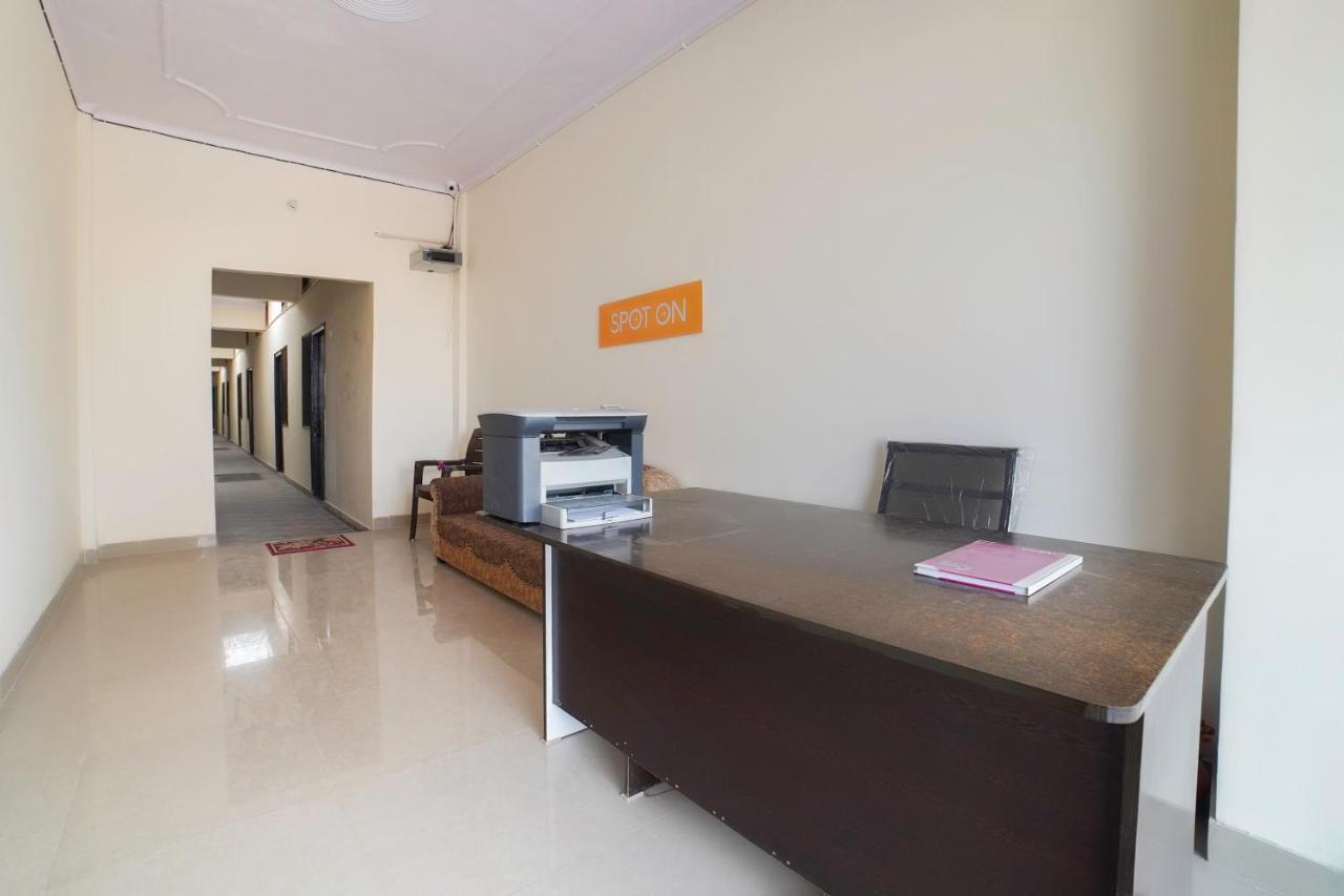 Spot On 67119 Hotel Shivam Residency Rāmpura Exterior photo
