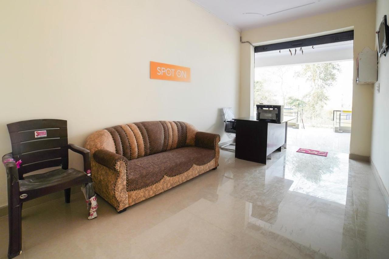 Spot On 67119 Hotel Shivam Residency Rāmpura Exterior photo
